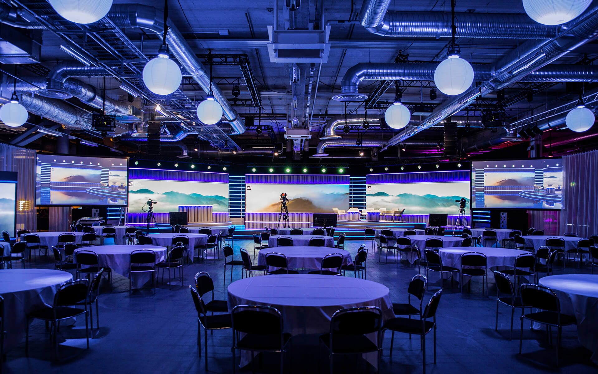 Studio Flex på scengolv med LED-väggar efter flytt till Scandic Infra City 2021
