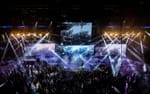 Scenlösning med fem LED-ytor och jumbotron för artister, Dustin Summit Avicii Arena