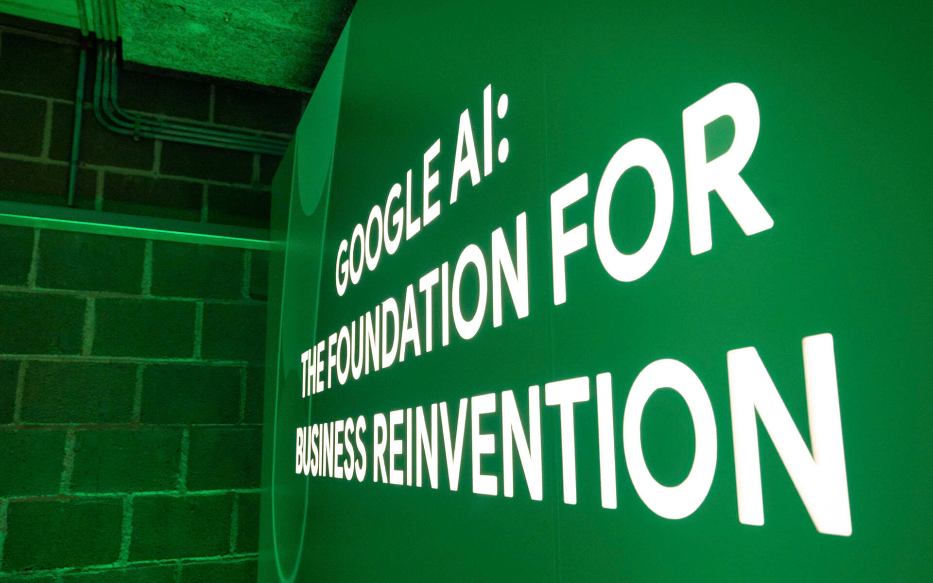 Väggfolieringar i Googles profil, A Stage A House – Google AI Advantage 2023