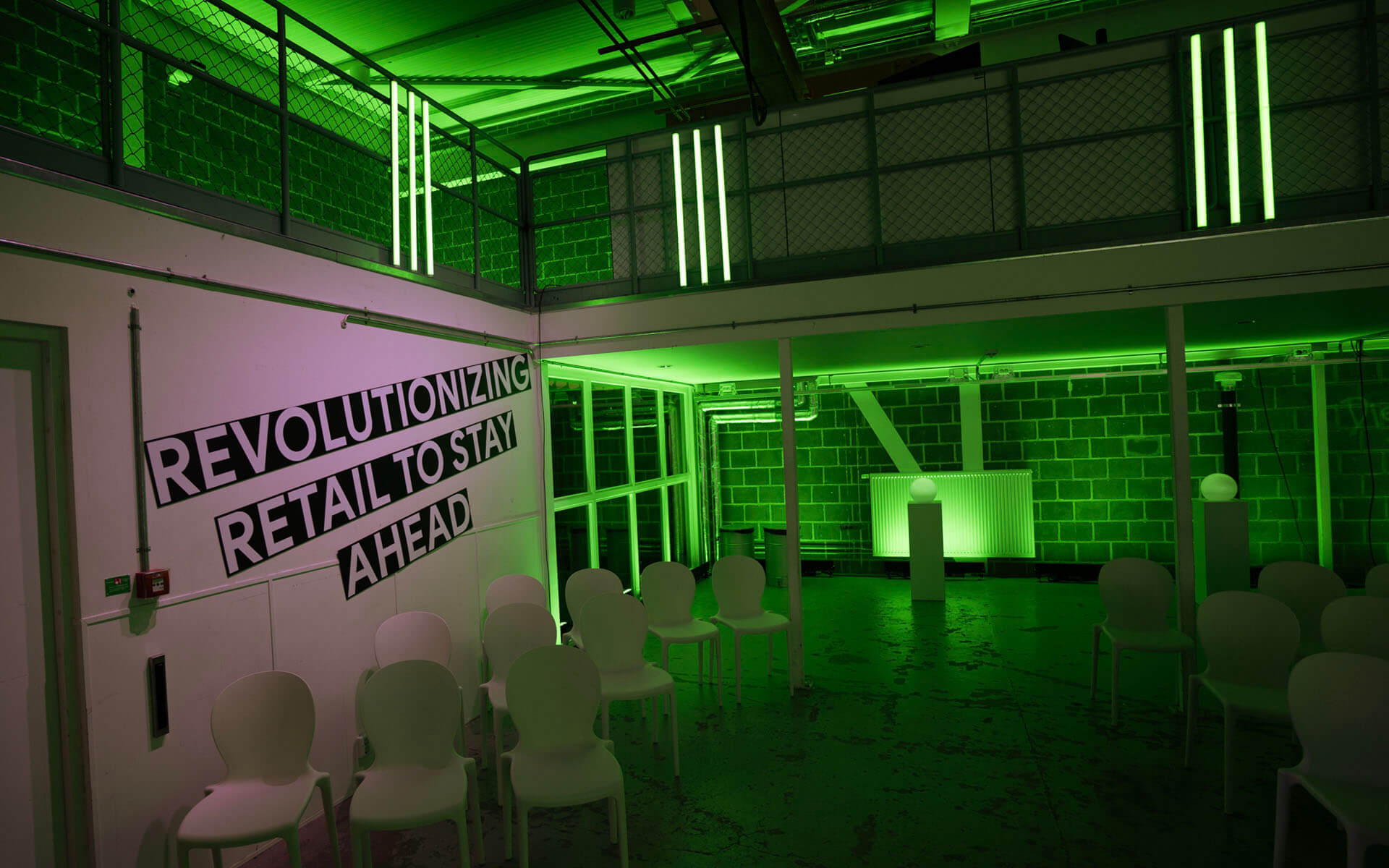 Dekor och scenografi i A Stage, A House Stockholm – Google AI Advantage 2023