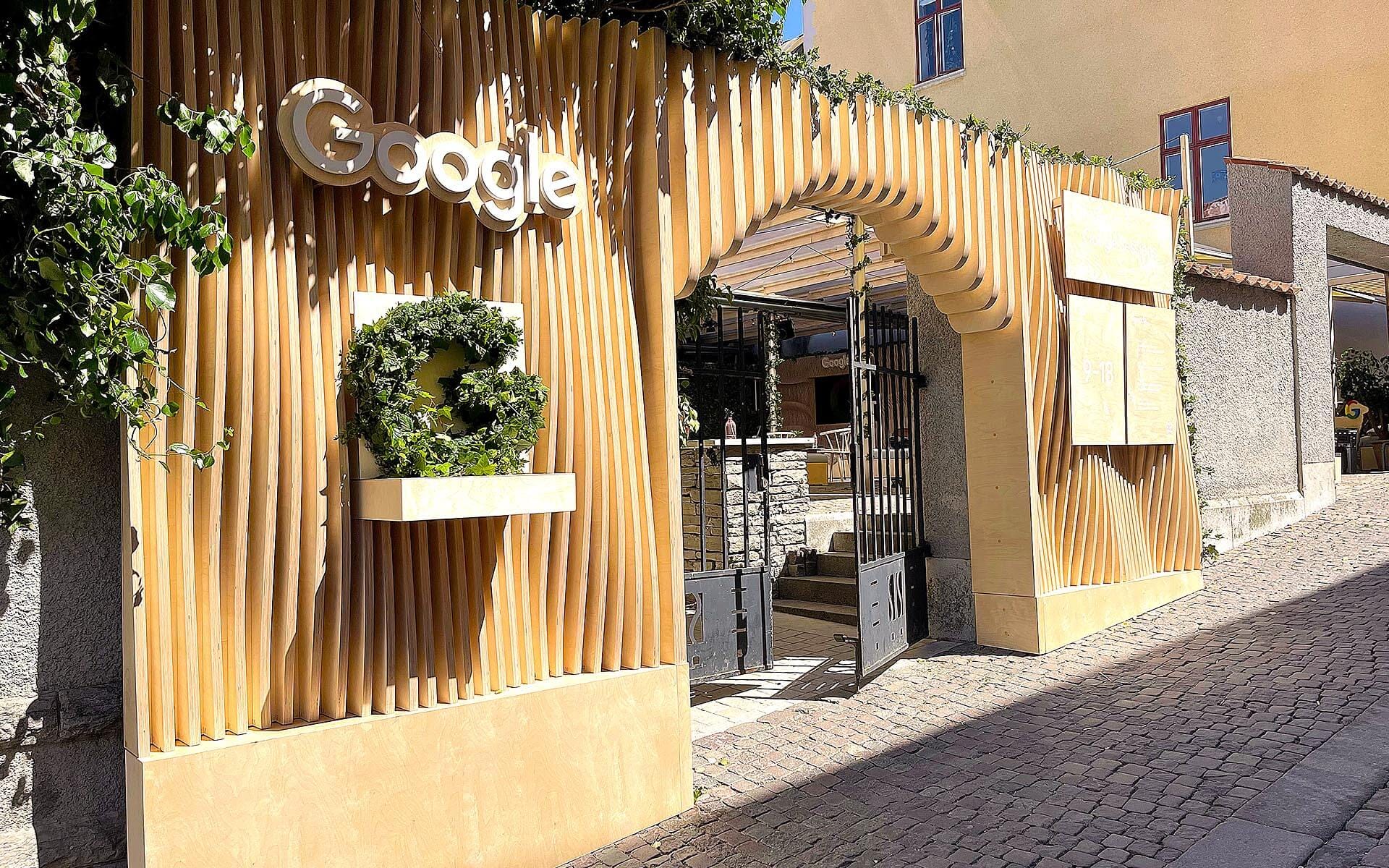 Google Sessions pop-up in Almedalen – EDGE converted a car park in central Visby into a complete meeting arena with entrance, stage and networking areas during Almedalen Week.