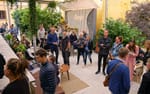 Specialbyggd bar i sten och plywood under mingel, Google Sessions Almedalen