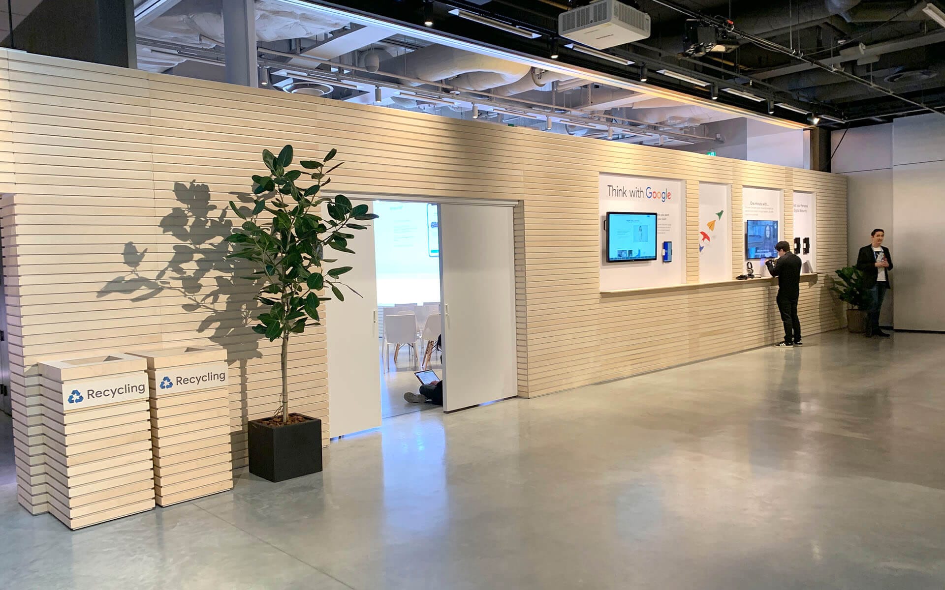 Think with Google – Digital Marketing – EDGE's carpentry workshop built a custom plywood wall between Large and Social, optimised for the event's guest count and flow.