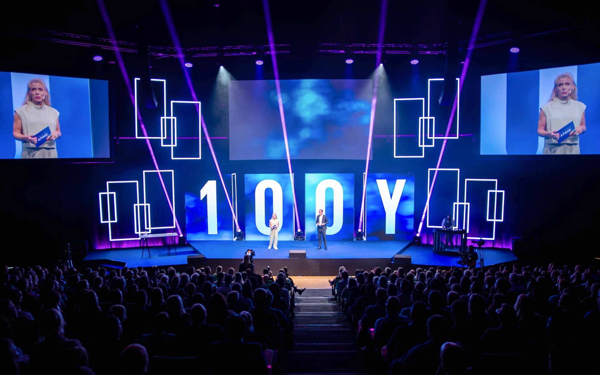 Eva Röse modererar KPMG 100-årskonferens på Stockholm Waterfront A1