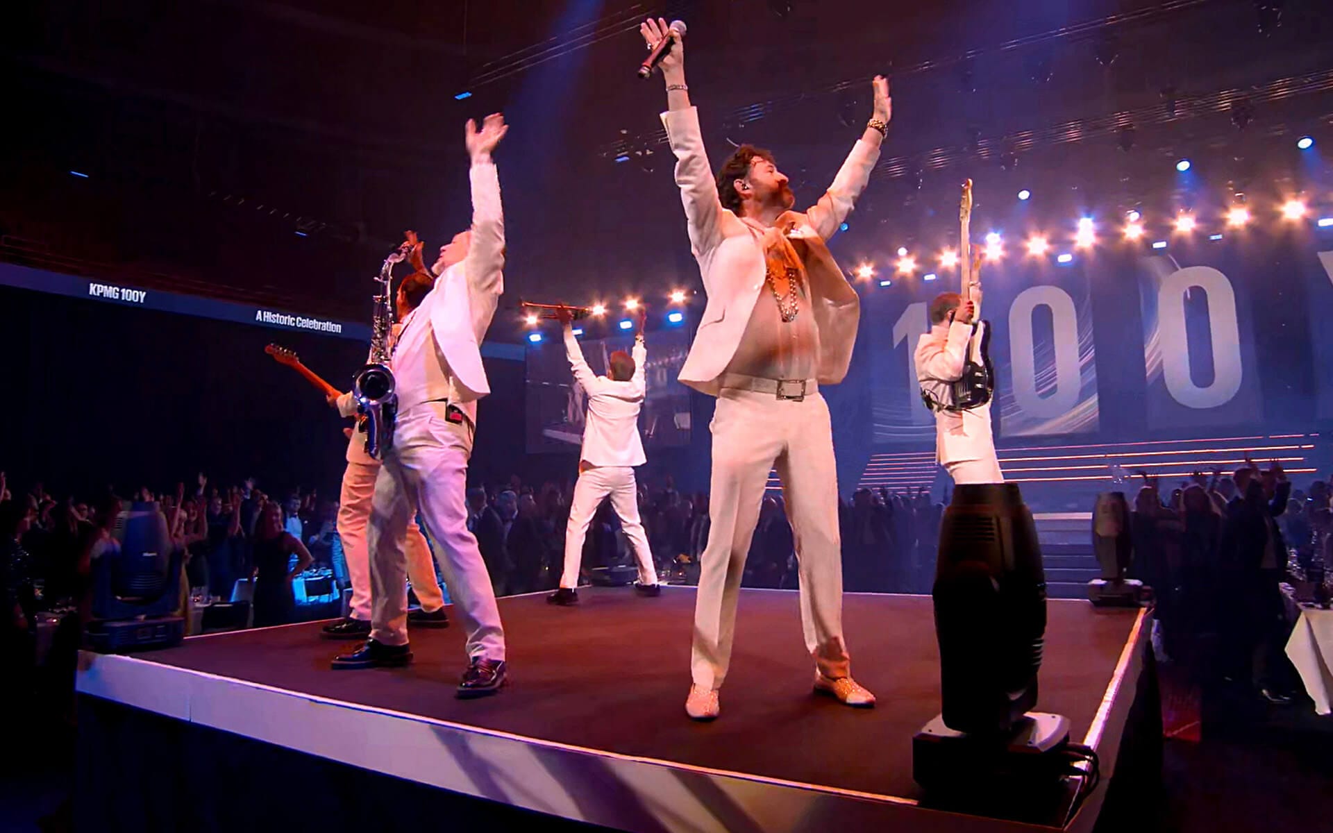 Isaac and the Soul Company live på scen, KPMG 100Y Avicii Arena