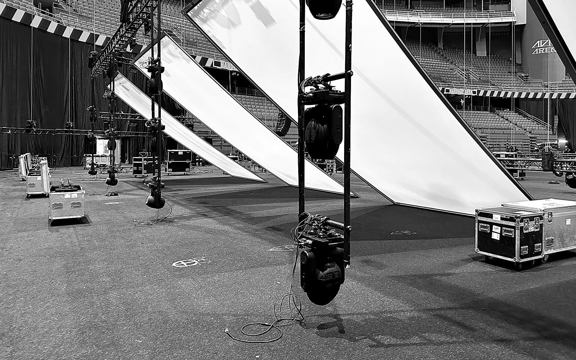 Clay Paky Xtylos-armaturer under scenriggning, KPMG 100Y Avicii Arena