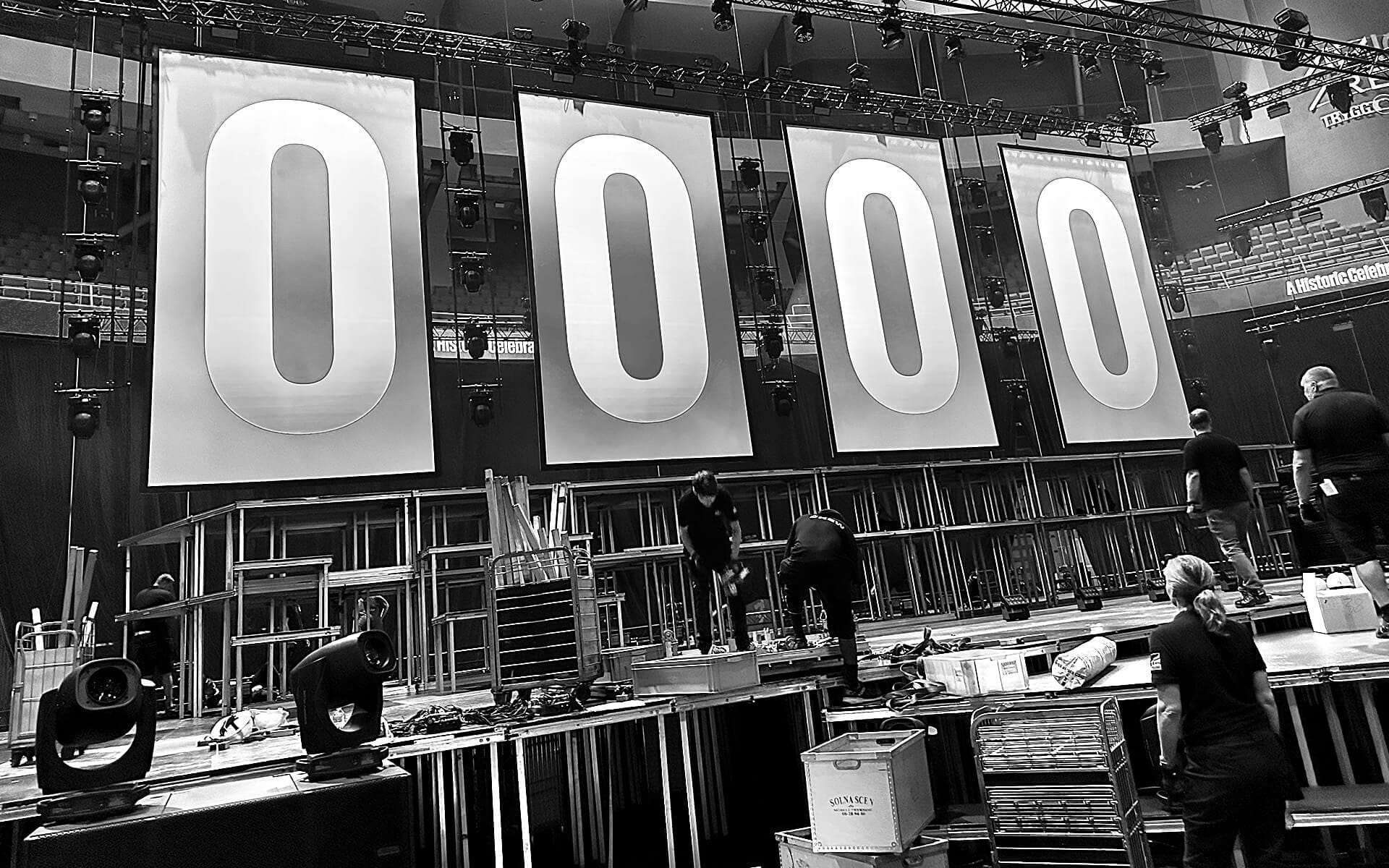 Byggnation av 400 kvm scen pågår i Avicii Arena, KPMG 100Y