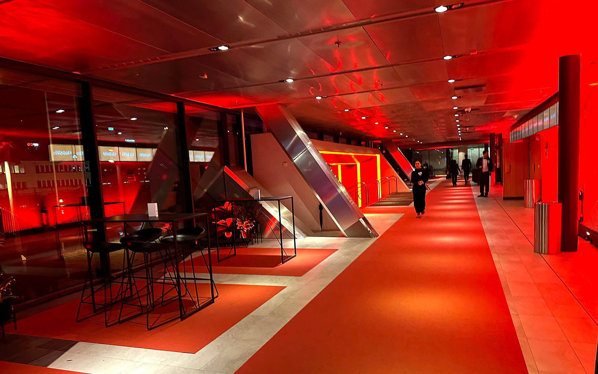 Mood lighting in the foyer with blinders and LED bars