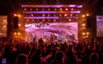 Lasse Holm framför Canneloni Macaroni live på scen, Musikförläggarnas Pris 2023 Artipelag