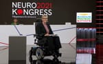 Talare på tillgänglighetsanpassad scen under Neuroförbundets kongress 2021, Studio Flex Infra
