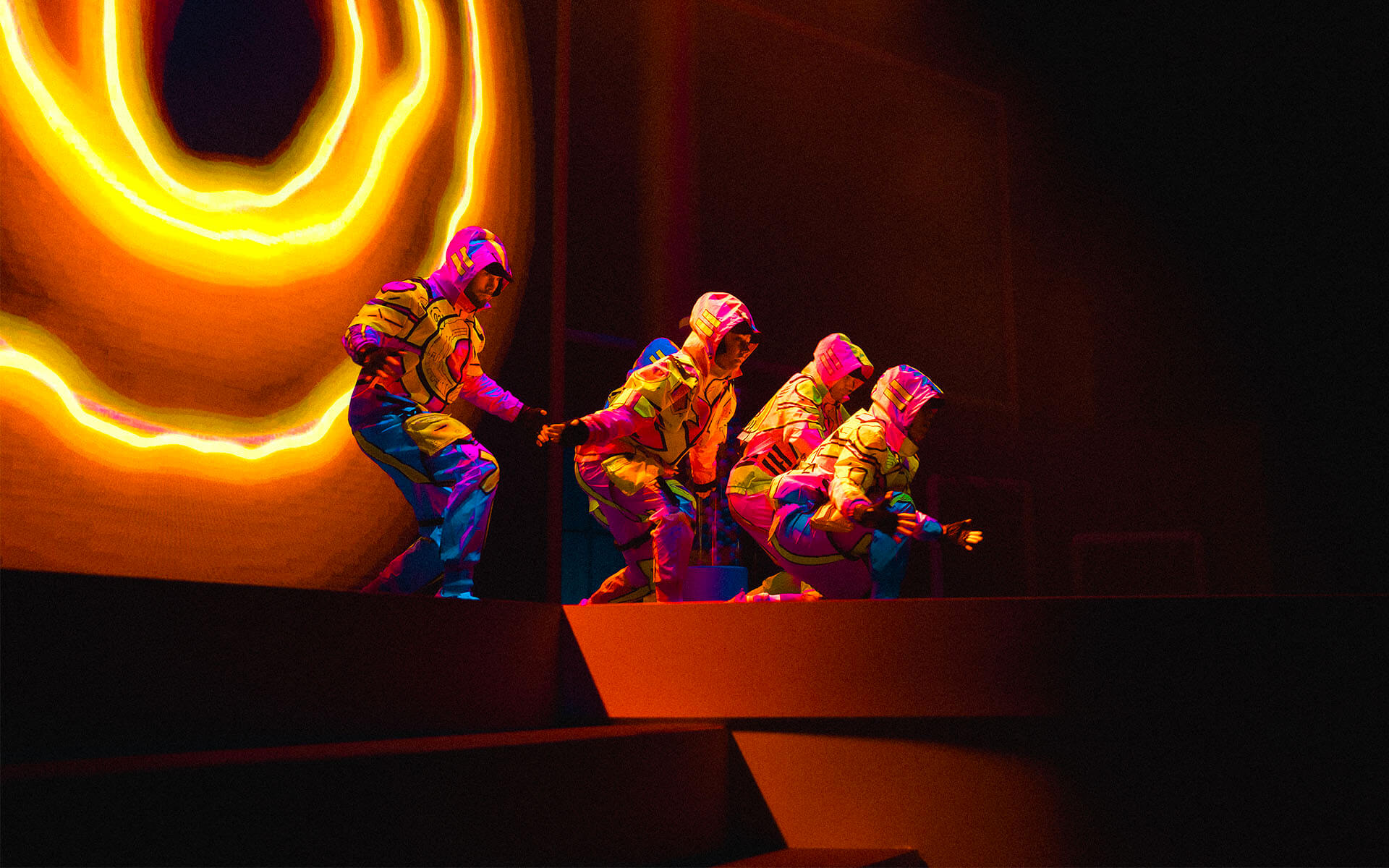 Lighting during the dance act