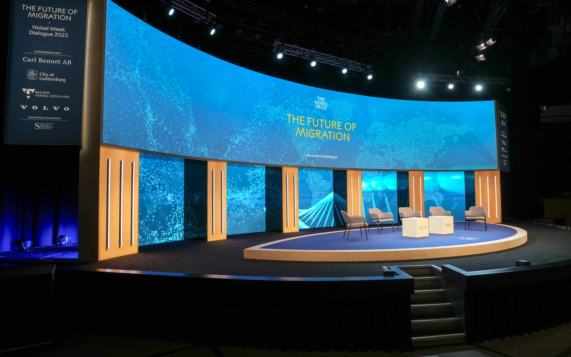 Specialbyggd scen i kongresshallen, Svenska Mässan – Nobel Week Dialogue 2023