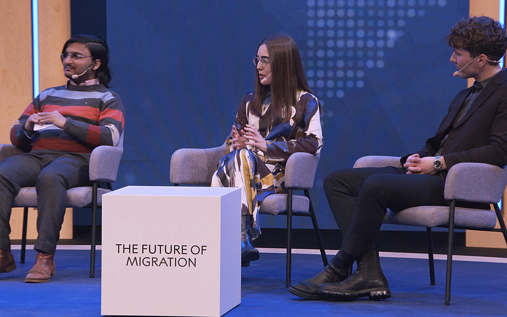 Paneldiskussion på scen, Nobel Week Dialogue 2023 på Svenska Mässan