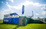 Viewing-point-tält med stora printed banners och Nordea branding nerifrån banan, Nordea Masters Bro Hof