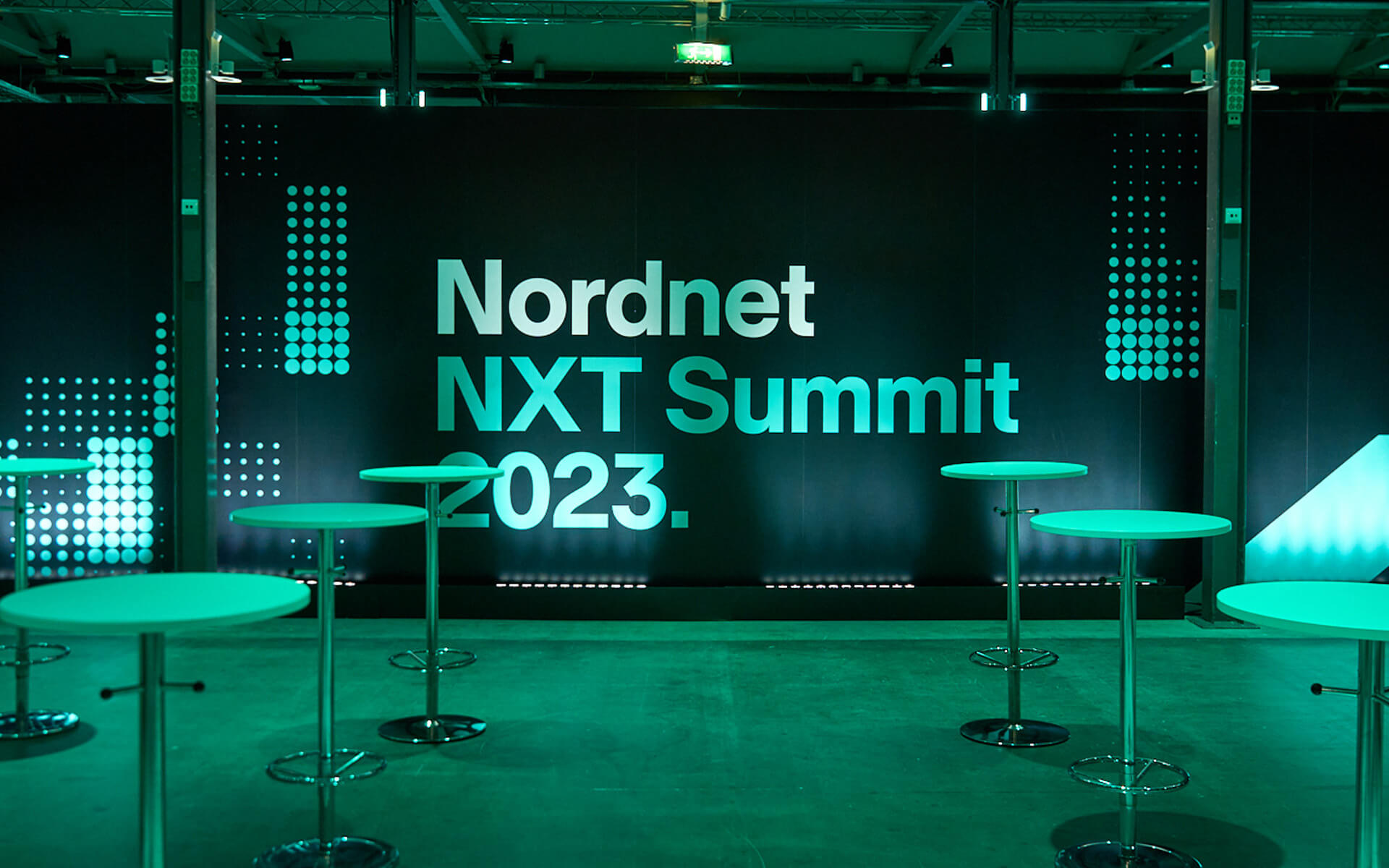 Branding och scenografi i Metallgjuteriet – Nordnet NXT Summit 2023, Nacka Strandsmässan