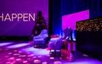 Juldekor i 360-graders Zoom-studio, Oriflame Strawberry Fields Quality Hotel™ Strawberry Arena