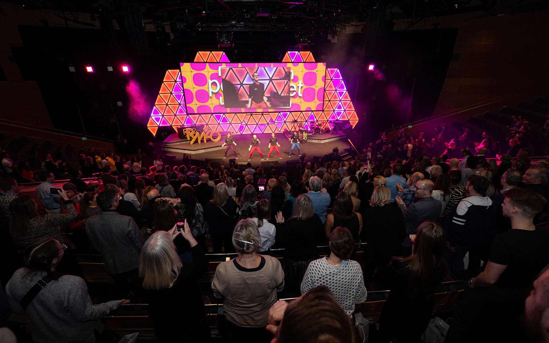 Poplabbet performing on stage during Reitan RM20, Conventum Örebro