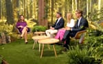 Paneldialog i sittmiljön i studio, Salesforce Live Stockholm Waterfront