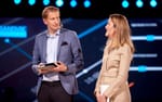 Moderatorer på scen under Sandvik TMM 2022 i Strawberry Fields