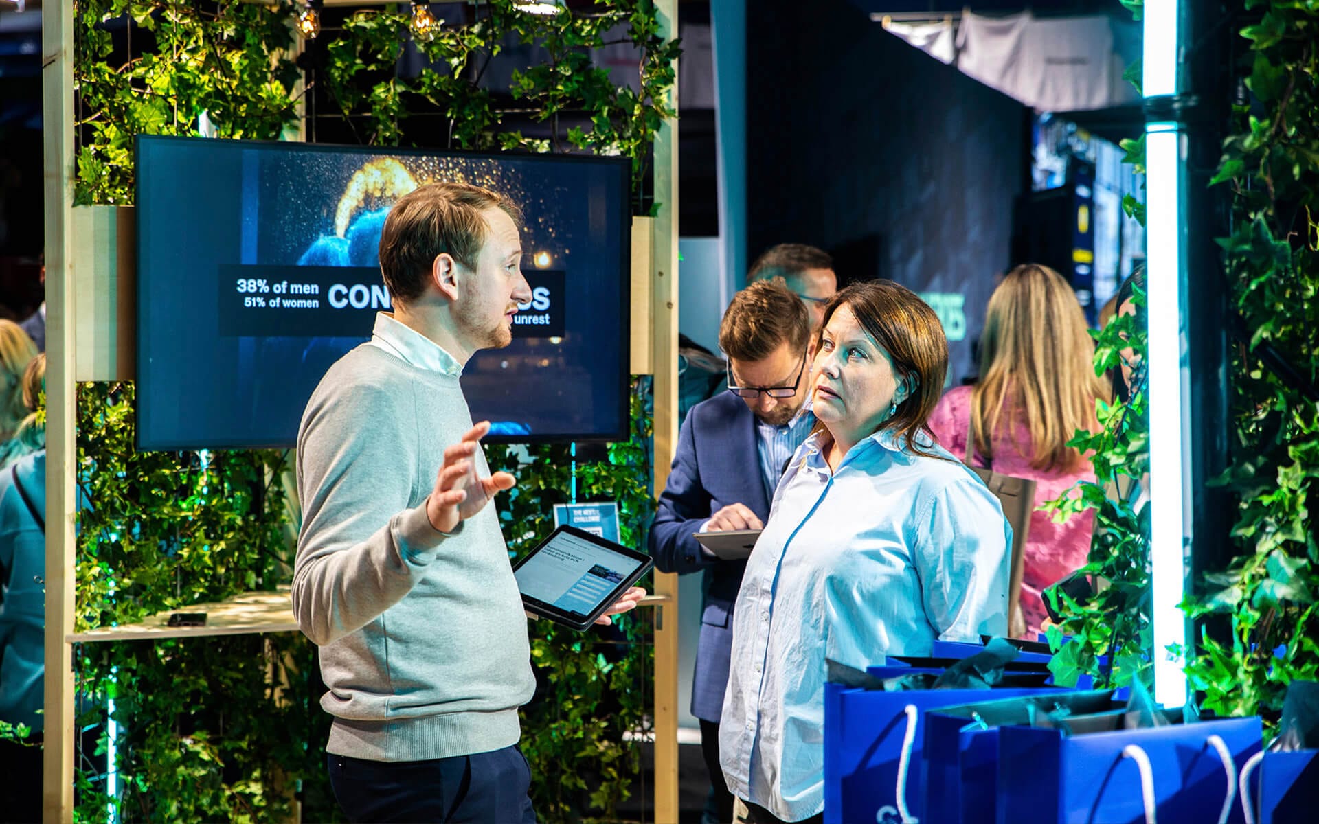Schibsted staff in 360-stand, NextM trade fair Annexet at Avicii Arena