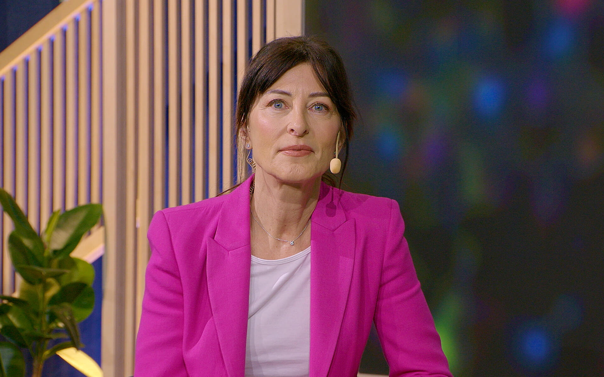 Moderator Lydia Capolicchio på scen