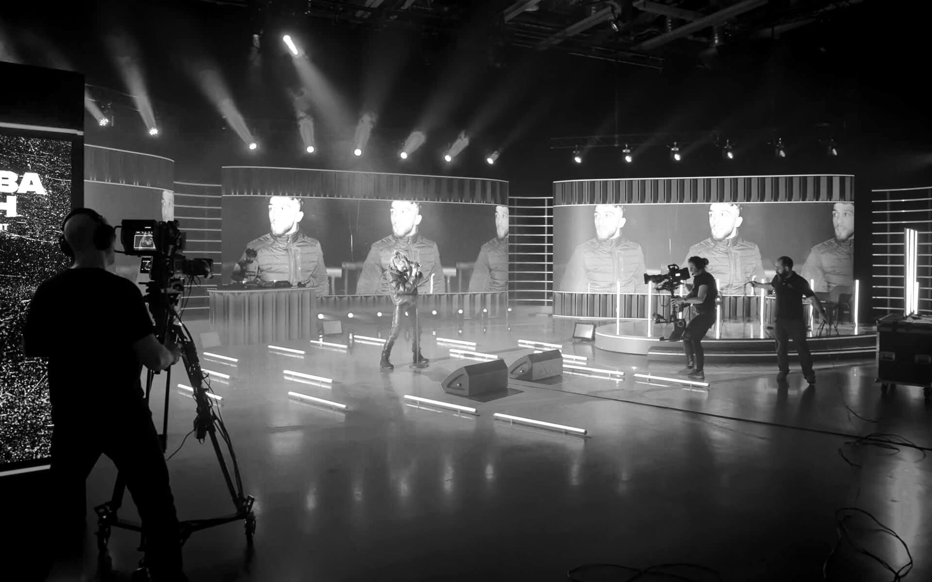 Artist performing with Astera Titan Tubes lighting, Snabba Cash Music Event Studio Flex