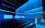 Belysta slöjtyger delar sittningen i tre zoner – Snowflake World Tour 2023, Avicii Arena