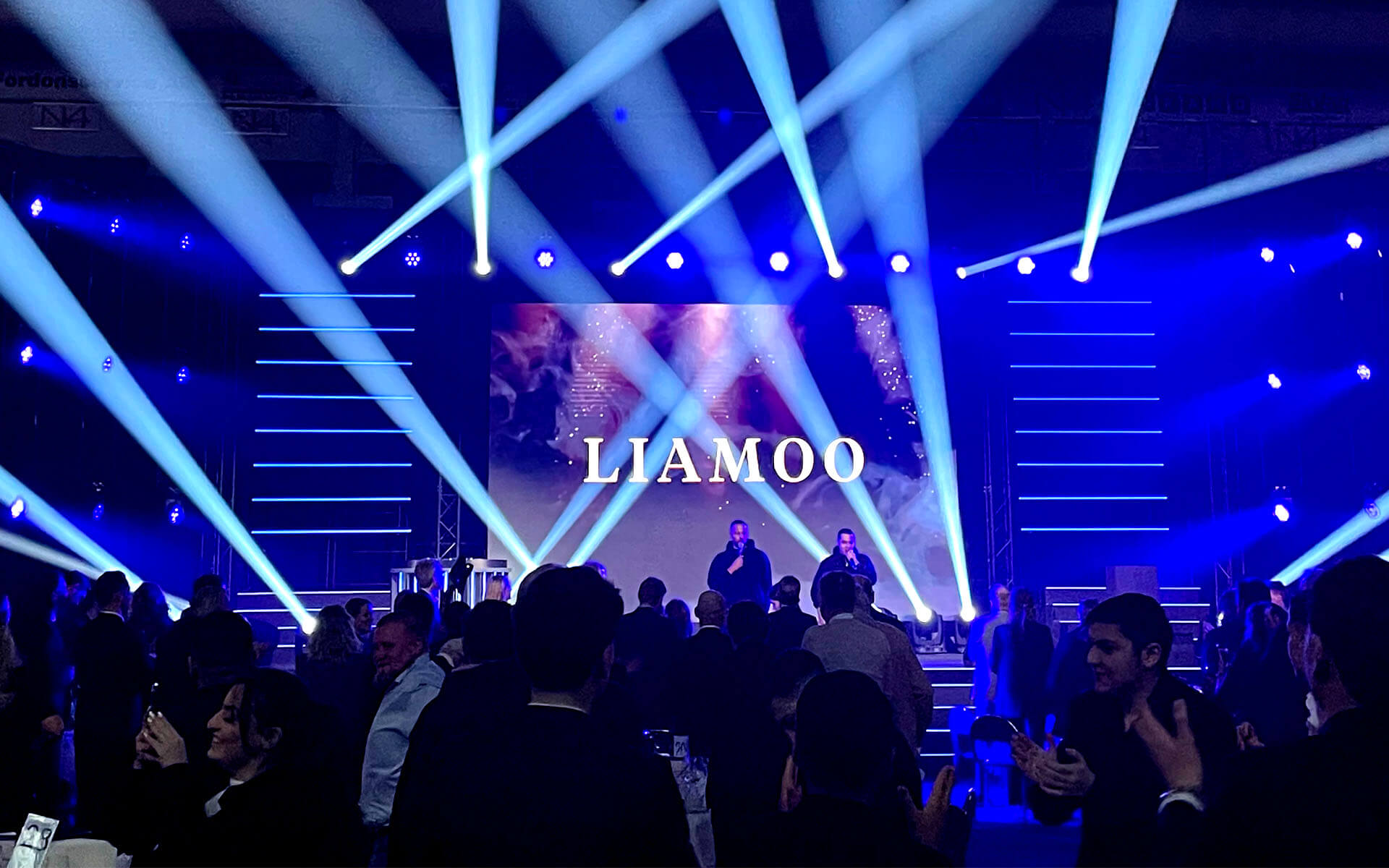 Liamoo på scen i Scaniarinken under Södertälje Idrottsgala 2025