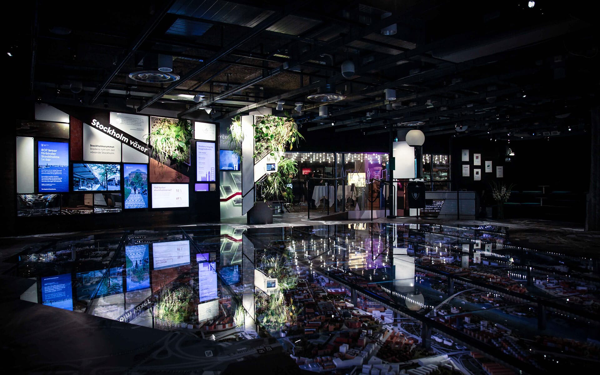 Stockholmsrummet at Kulturhuset – a permanent interactive exhibition environment about Stockholm, designed and produced by EDGE with technology, carpentry and print.