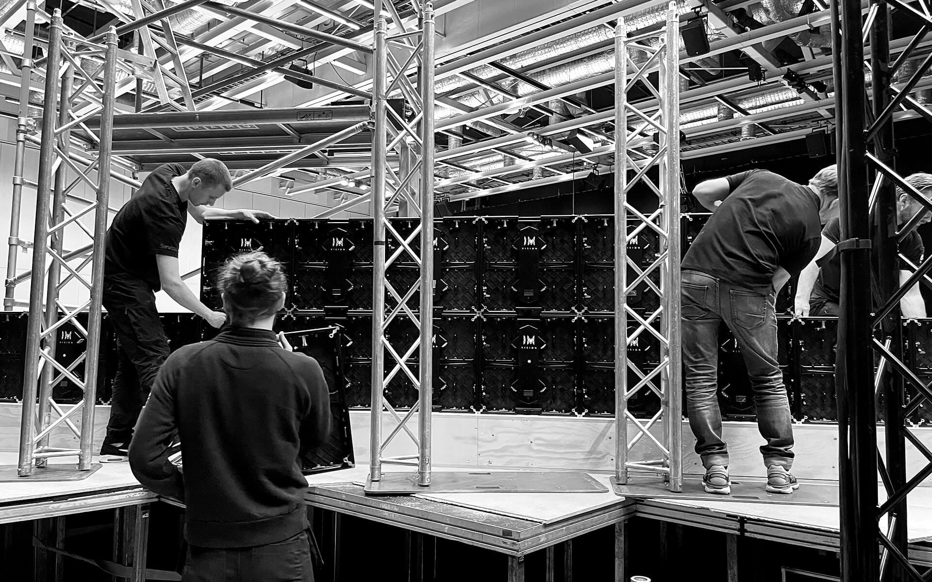 Rigging the LED screen in Studio Ett – precision and safety are key when installing heavy LED cabinets.
