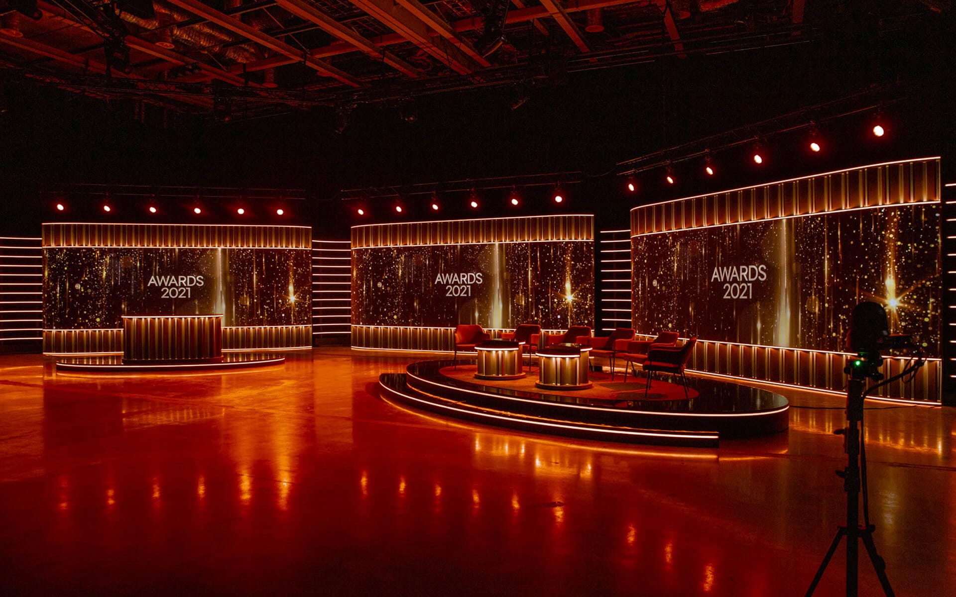Studio Flex in the S45 section of Strawberry Fields – EDGE's second permanent broadcast studio during the Covid-19 pandemic, known for its flexible set design and moving lighting rig.