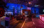 Tele2-City stadsmiljö med tross-höghus och printade vepor, Tele2 Awards 2019 3Arena