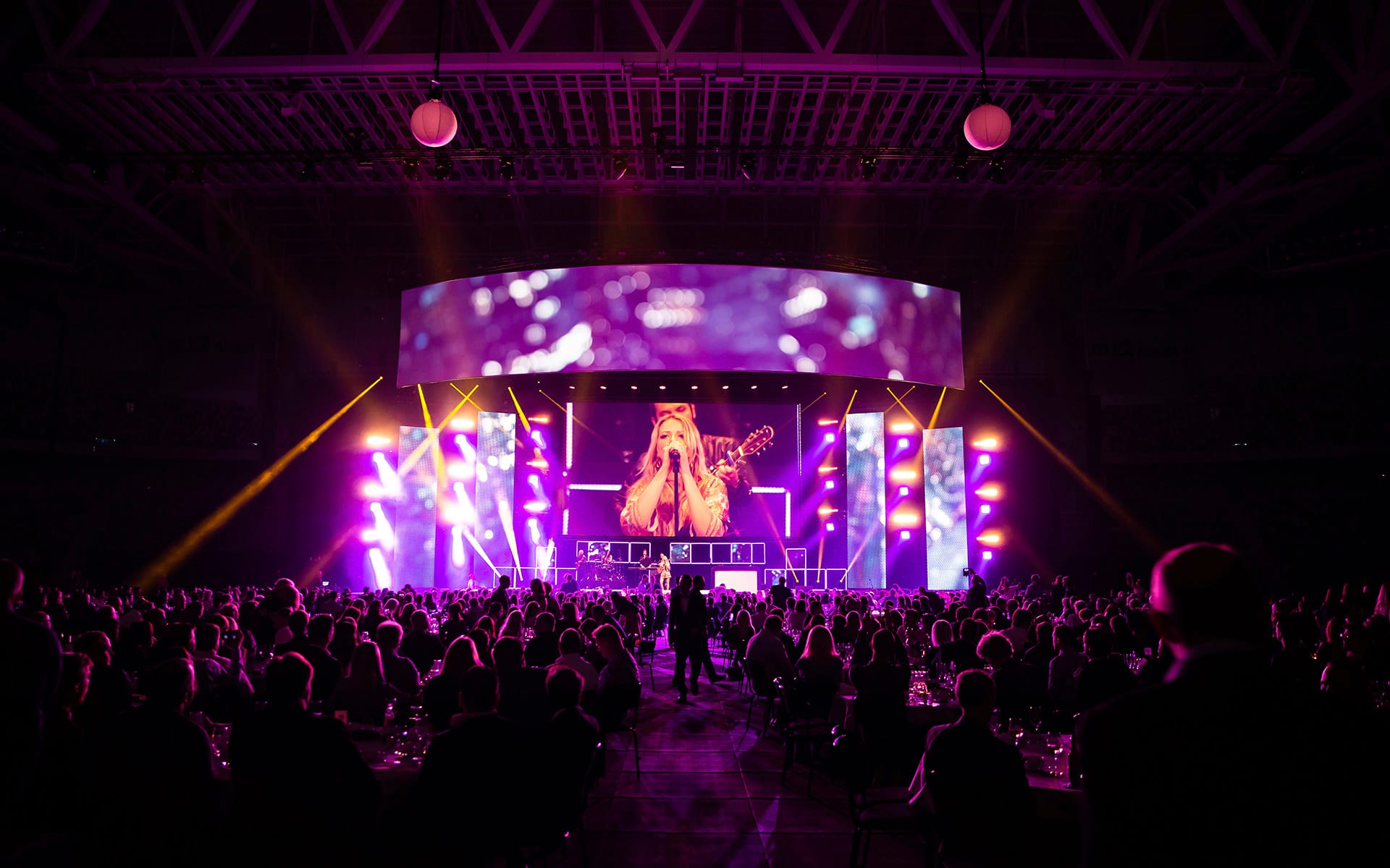 Smith & Tell live på stora scenen, Tele2 Awards 2019 3Arena