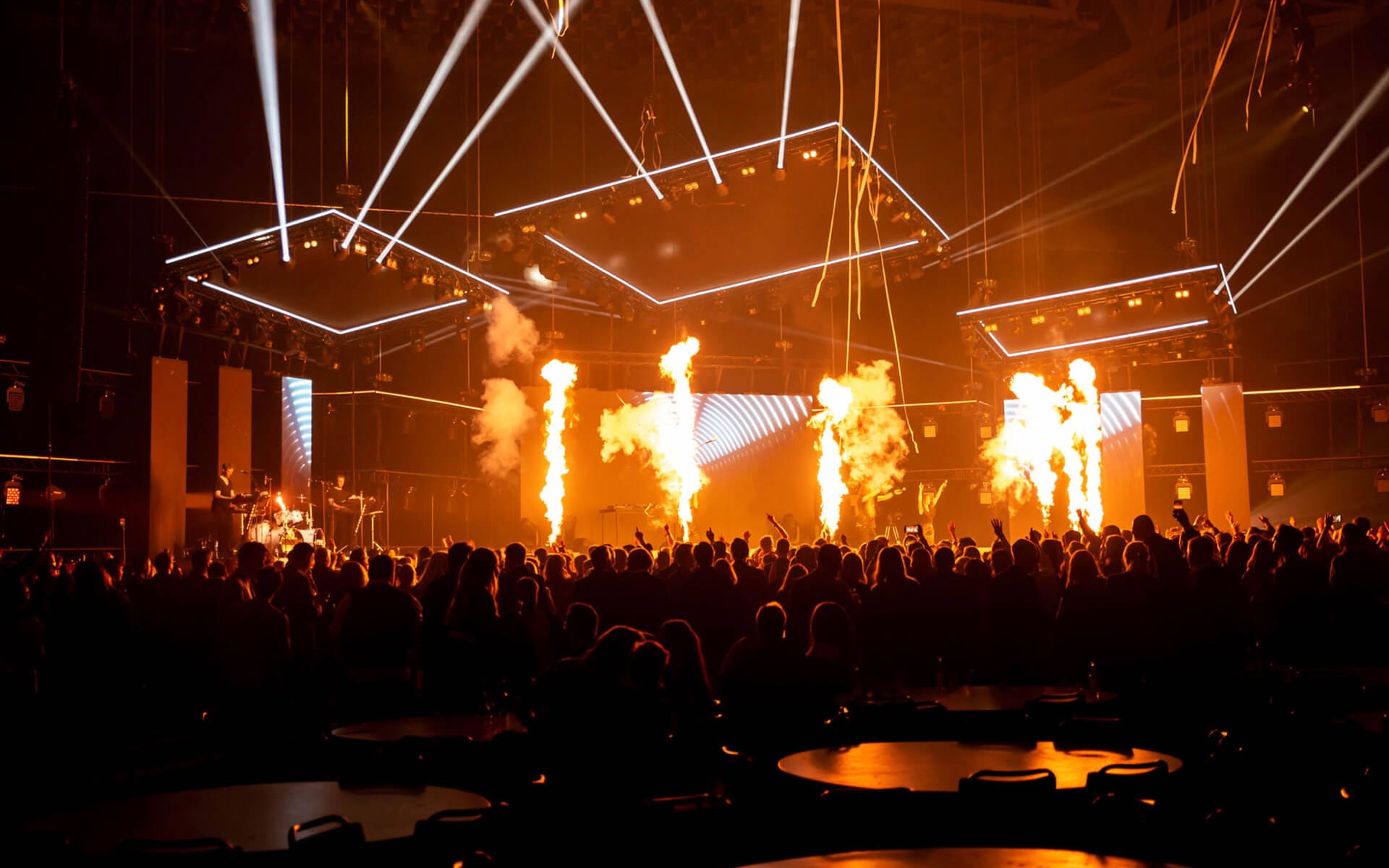 E-Type performing live with fire pyrotechnics on stage, Tele2 Awards 2022 3Arena