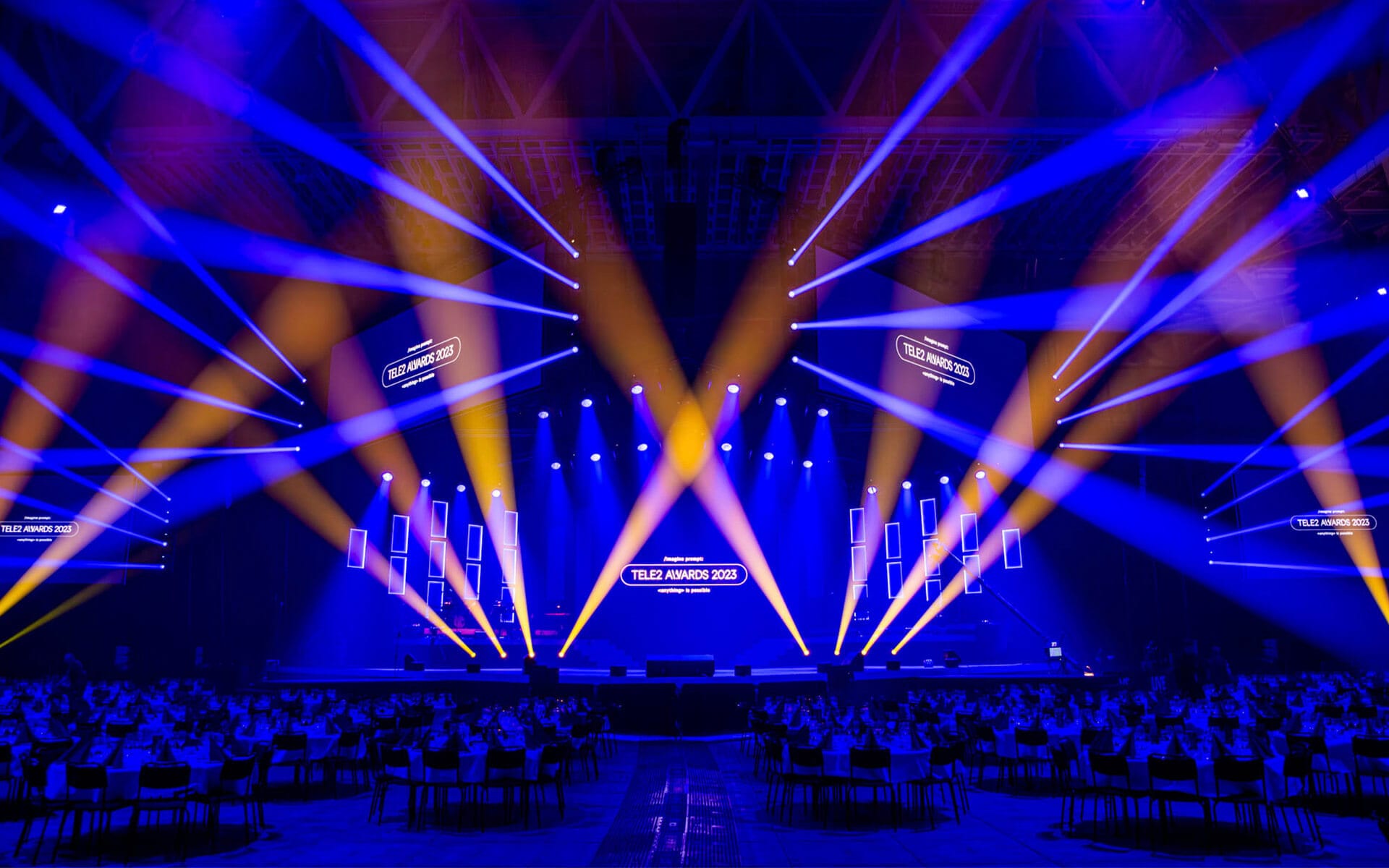 Scendesign med Clay Paky Xtylos-armaturer och panoramadukar, Tele2 Awards 2023 3Arena