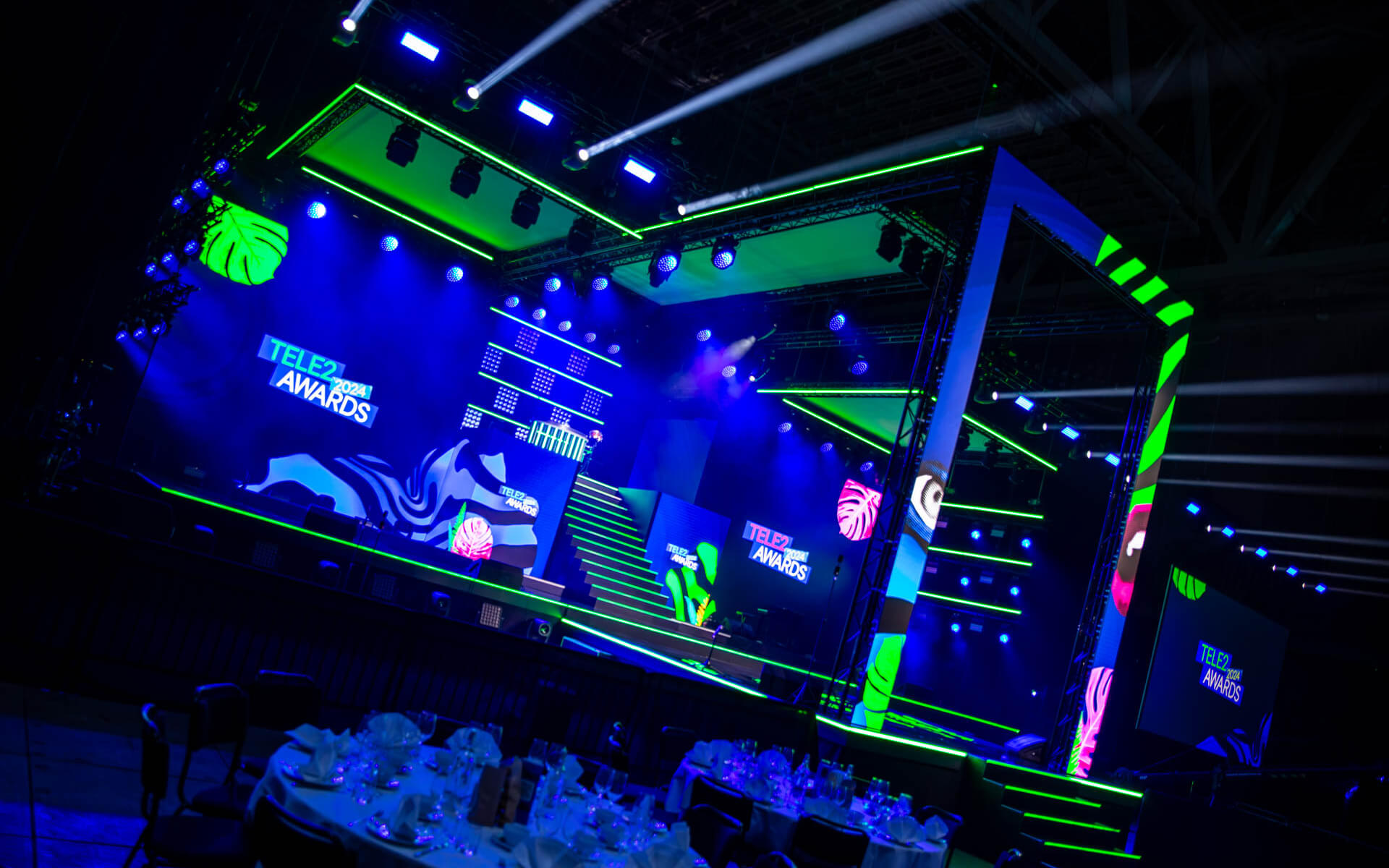 Specialbyggd scen med LED-väggsportal på 3Arena under Tele2 Awards 2024