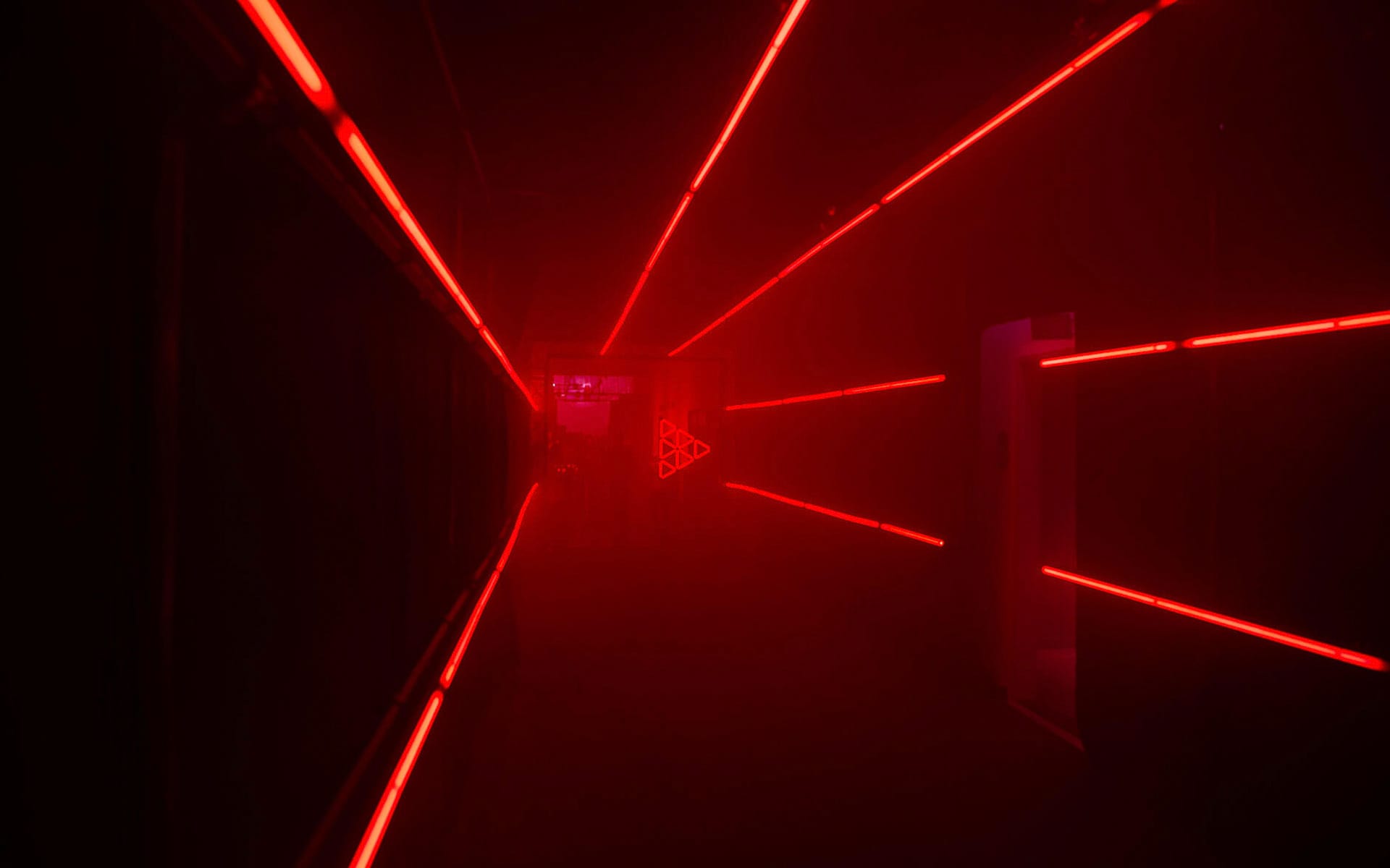 YouTube Brandcast at Hotel At Six – EDGE's carpentry workshop built a custom-designed entrance tunnel into Large featuring a dramatic Sceptron lighting installation.