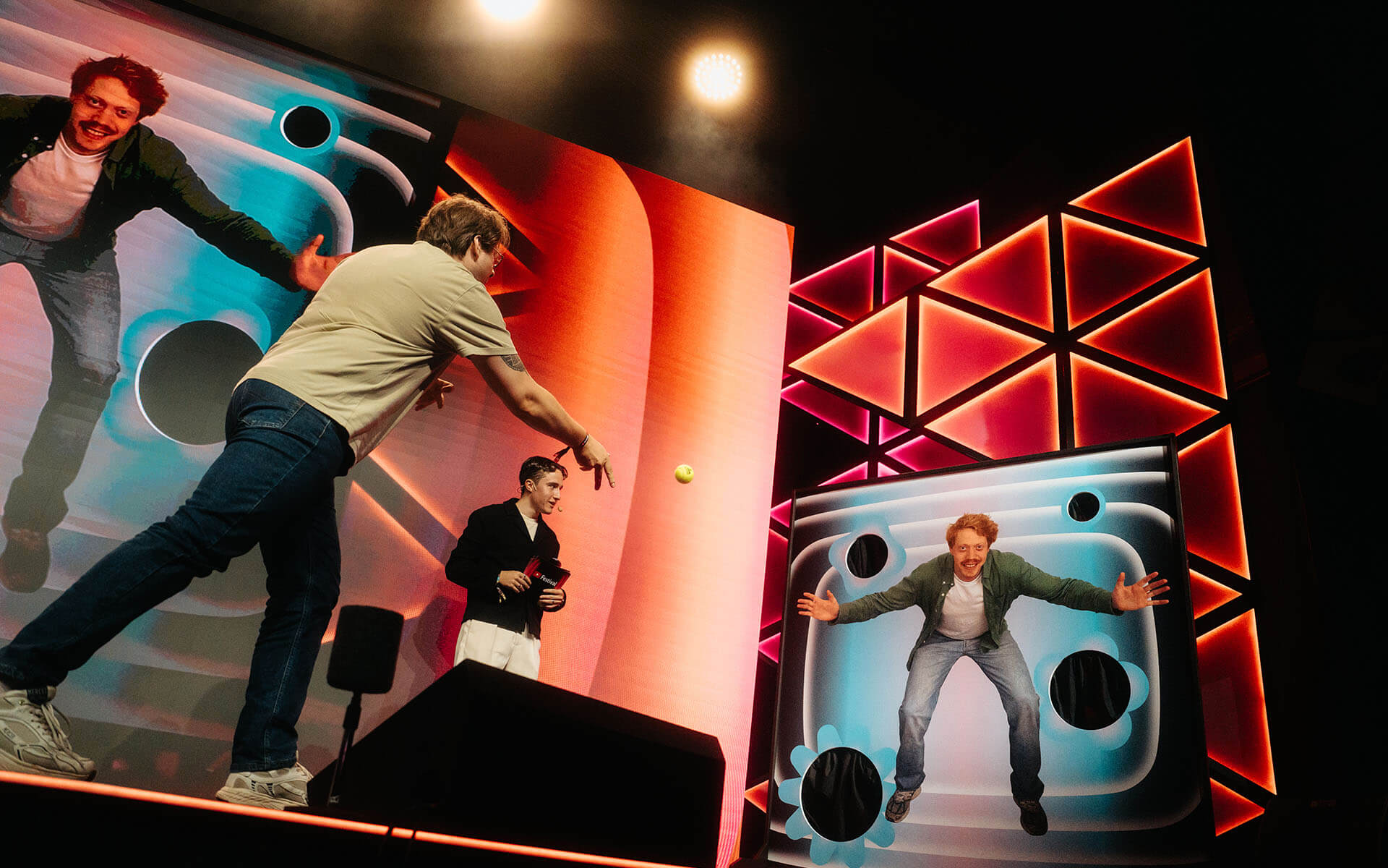 Lighting design with TriangLED fixtures on main stage