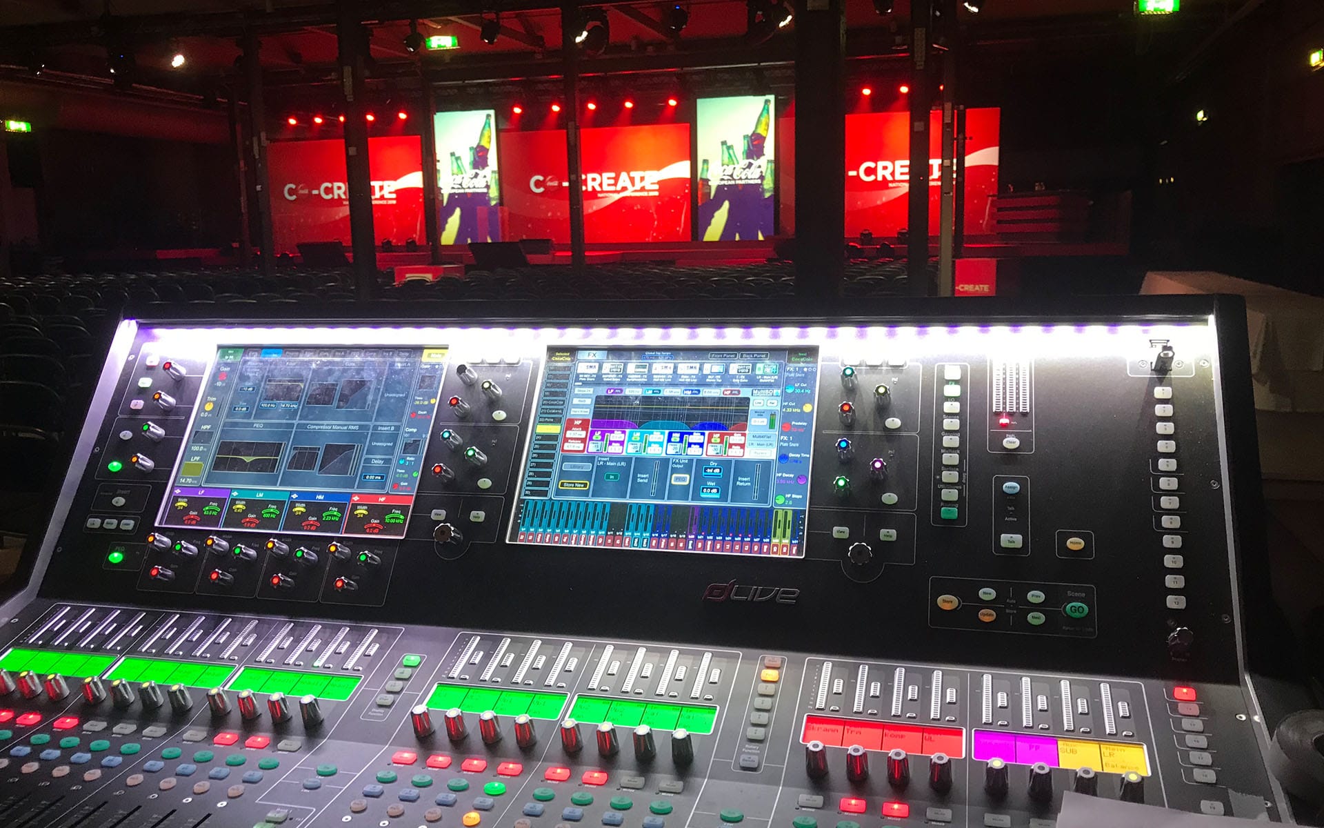 Allen & Heath dLive är standardvalet för komplexa eventproduktioner med många kanaler och scenprogram.